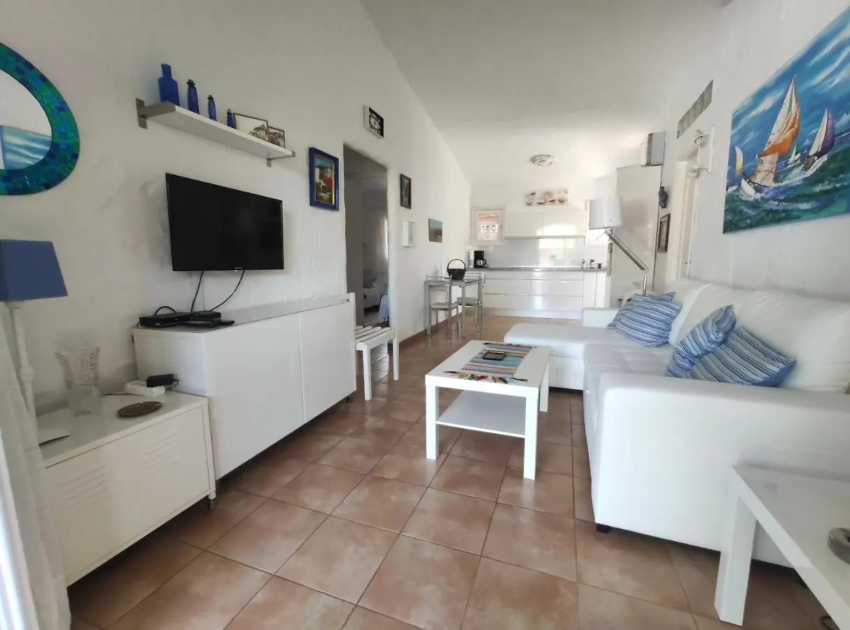 2 Bedroom Bungalow Next Yumbo Center. Free Parking Playa del Inglés Casa vacanze
